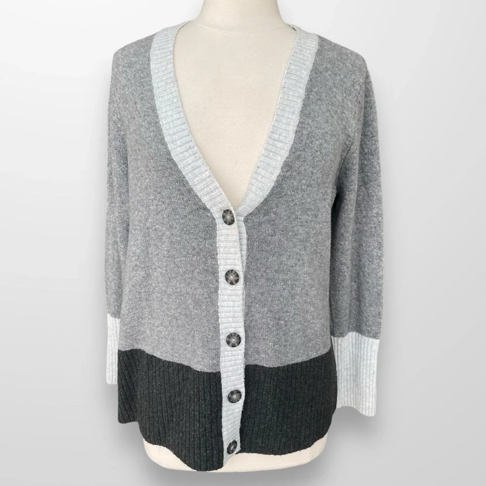 CJ Banks Women's Size X Cardigan Sweater Grandpa Gray Button Front‎ Soft